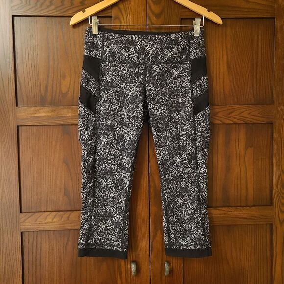 Lululemon Leggings Illumina Crop Rocky Road Sand Dune Ground and Black Size 6 - Picture 1 of 8